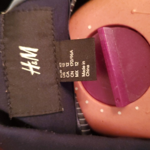 H & M Blazer - Picture 3 of 4